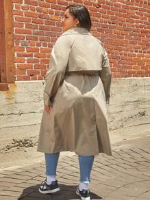 SHEIN CURVE+ 大碼大翻領腰帶風衣外套 - 卡其色 - 查看 2