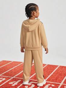 SHEIN 男小童字母圖案連帽衫和運動褲 - 卡其色 - 查看 3