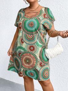 SHEIN Unity 大碼曼陀羅印花蝙蝠袖直筒連衣裙 - 綠色 - 查看 1
