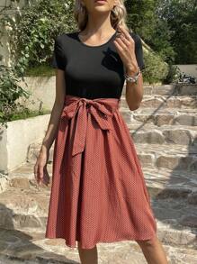 SHEIN Clasi In Đồ họa Váy có thắt lưng - Màu Cam san hô - Xem 3