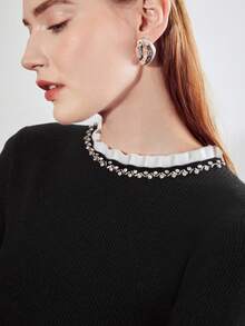 MOTF PREMIUM 褶邊領水鑽套頭毛衣 - 黑色 - 查看 11