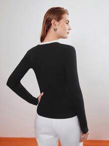 MOTF PREMIUM 褶邊領水鑽套頭毛衣 - 黑色 - 查看 5