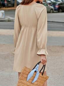 SHEIN Frenchy 荷葉袖腰部抽繩連衣裙 - 卡其色 - 查看 2