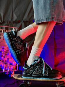 男士流行休閒板鞋,新風格百搭時尚運動鞋適合夏天