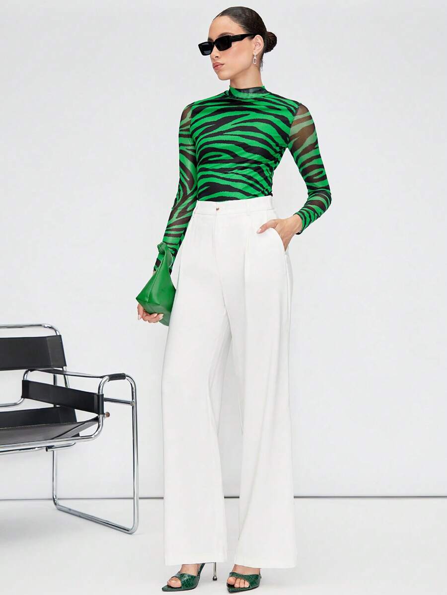 BizChic 斑馬紋小高領網紗T恤工作服 - 綠色 - 查看 1