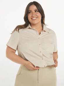 SHEIN BASICS 大碼素色前紐扣襯衫 - 米色 - 查看 3