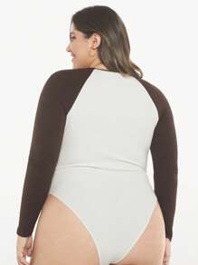 SHEIN BASICS Plus Two Tone Raglan Sleeve Bodysuit - Multicolor - View 3