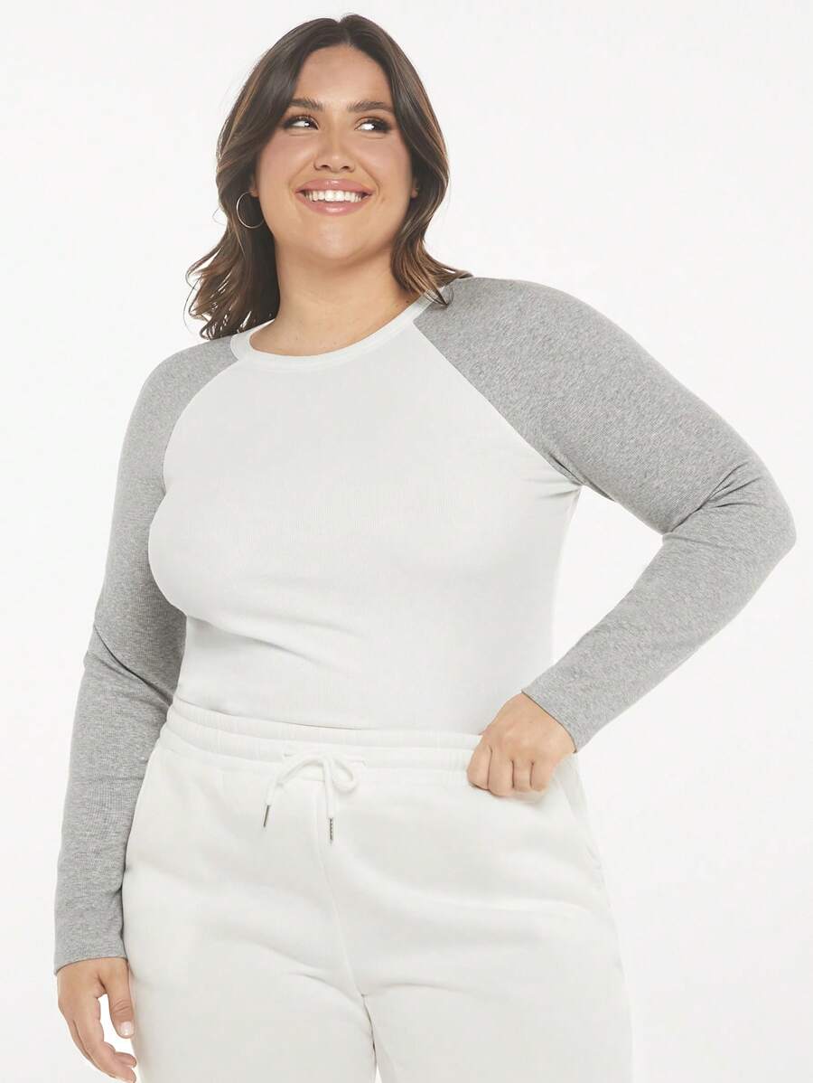 SHEIN BASICS Talla grande Camiseta de color combinado de manga raglán - Blanco - Ver 1