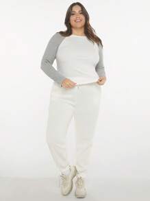 SHEIN BASICS Talla grande Camiseta de color combinado de manga raglán - Blanco - Ver 6