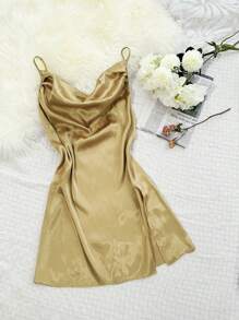 RueChic 素色緞面吊帶睡裙