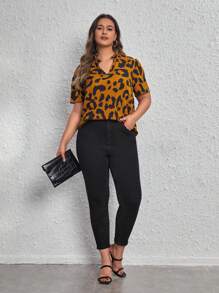 SHEIN Clasi 大碼滿版印花缺口領襯衫