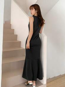 DAZY Solid Mermaid Hem Dress & Floral Print Cape - Black - View 6