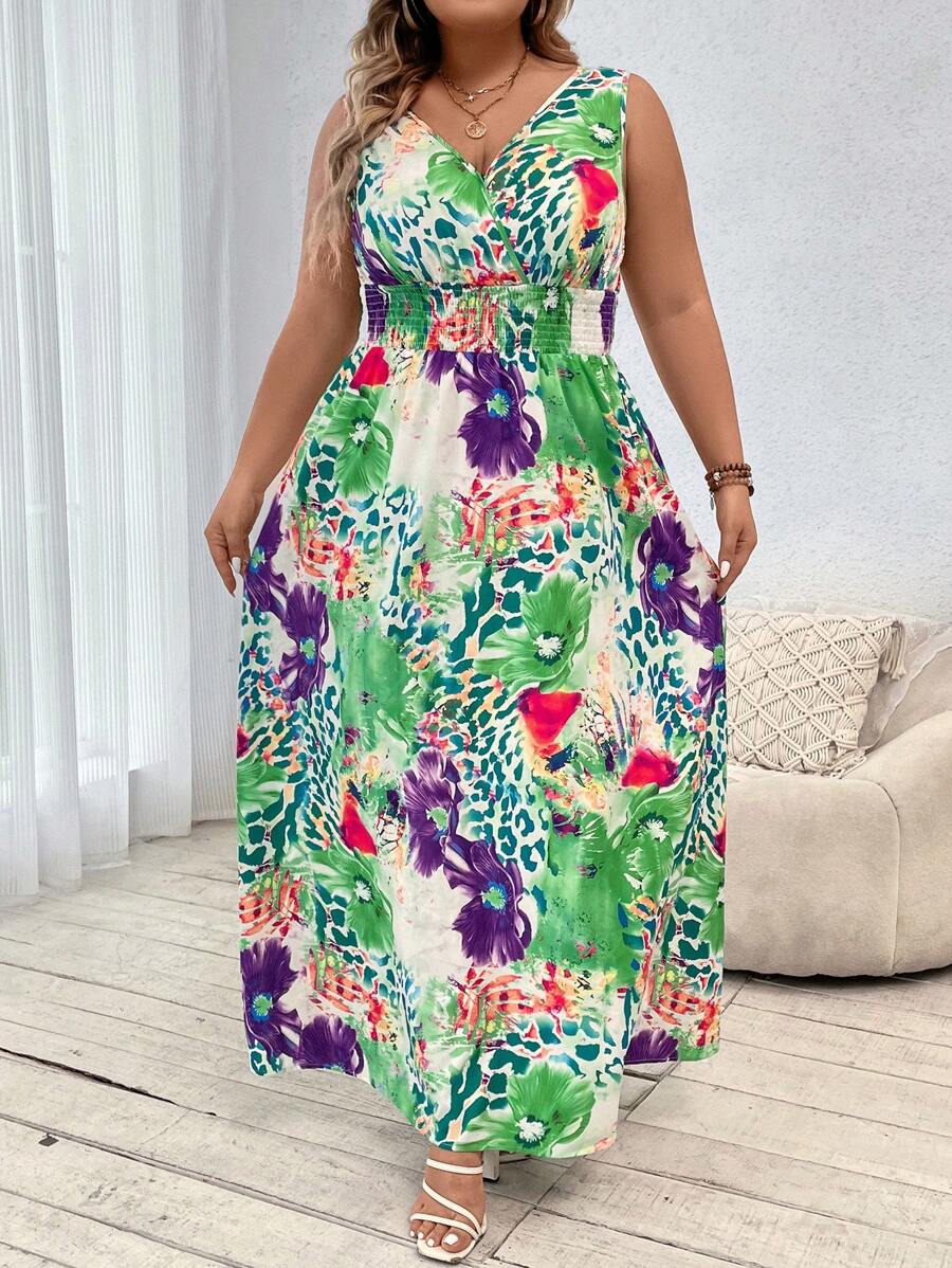 SHEIN LUNE Plus Floral Print Surplice Neck Dress - Green - View 1