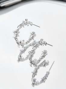 SHEIN ICON 扭結設計圓耳環 - 銀色 - 查看 1