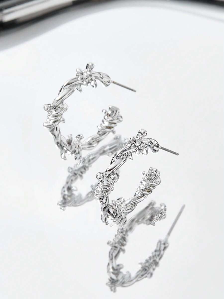 SHEIN ICON 扭結設計圓耳環 - 銀色 - 查看 1