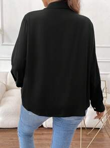 SHEIN LUNE Talla grande Camisa unicolor con botón delantero - Negro - Ver 2