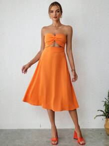 SHEIN Privé 鏤空前扭結抹胸連衣裙