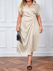 SHEIN Privé 大碼蝙蝠袖圍裹洋裝 - 杏色 - 查看 2