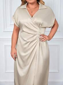 SHEIN Privé 大碼蝙蝠袖圍裹洋裝 - 杏色 - 查看 5