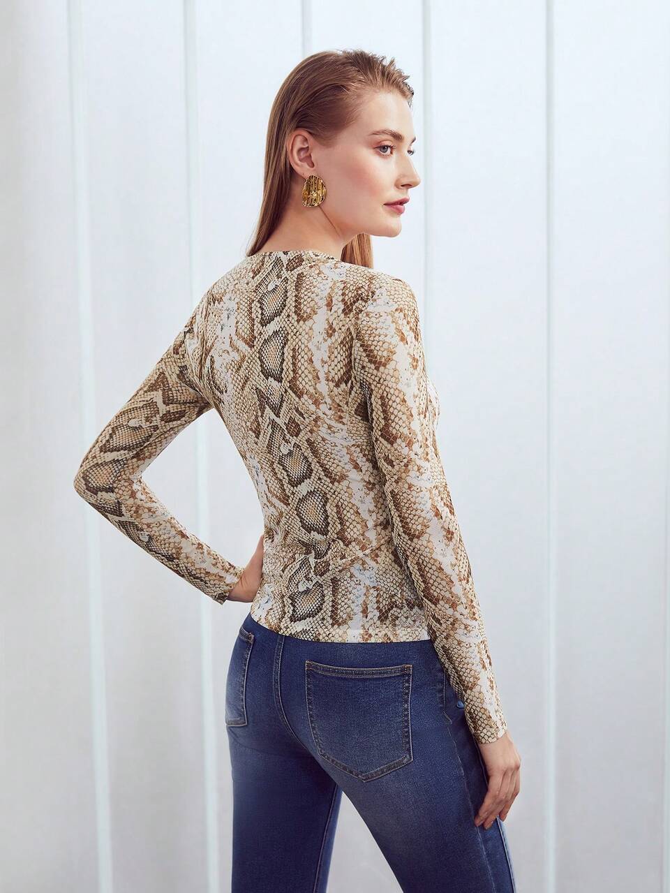 MOTF SNAKESKIN SWEETHEART-NECK T-SHIRT
