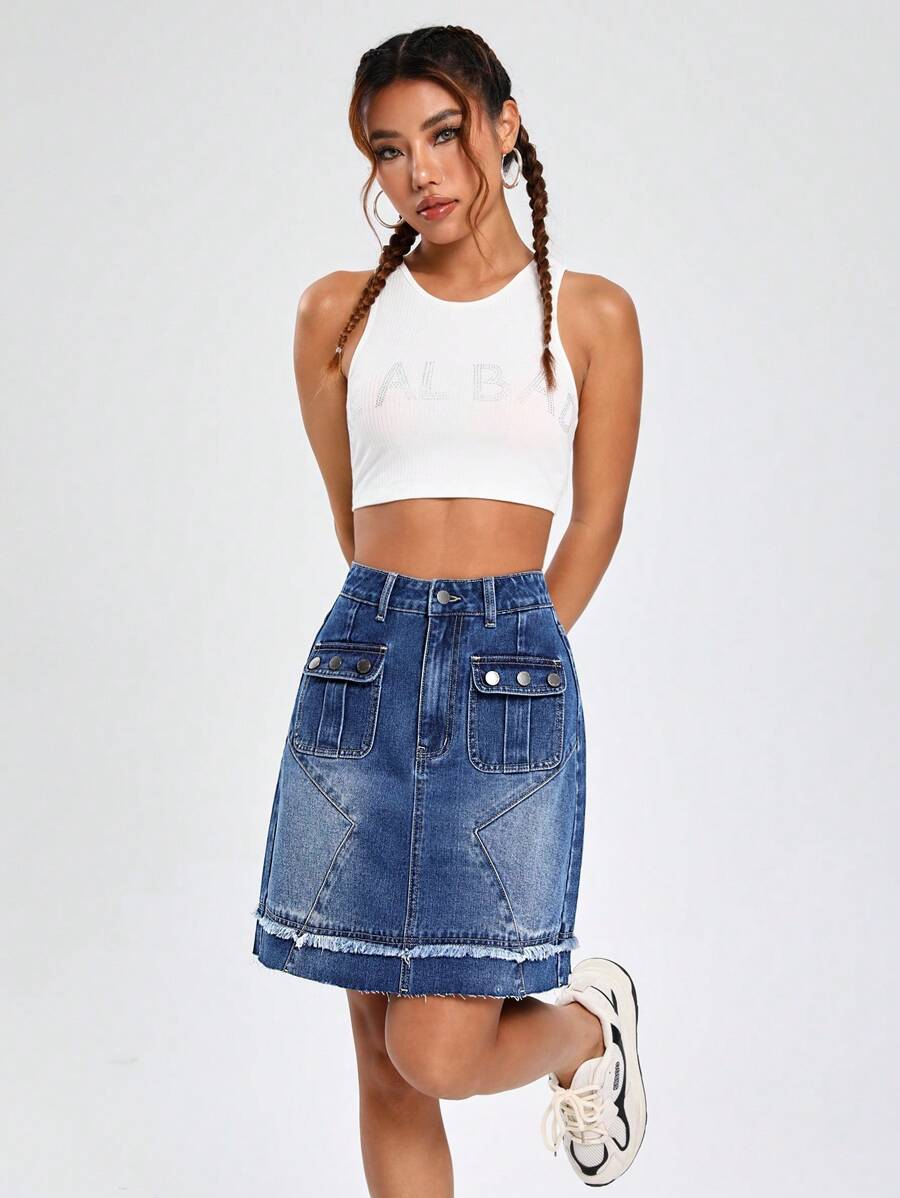 SHEIN EZwear Gonna in denim tasca con patta bordo grezzo