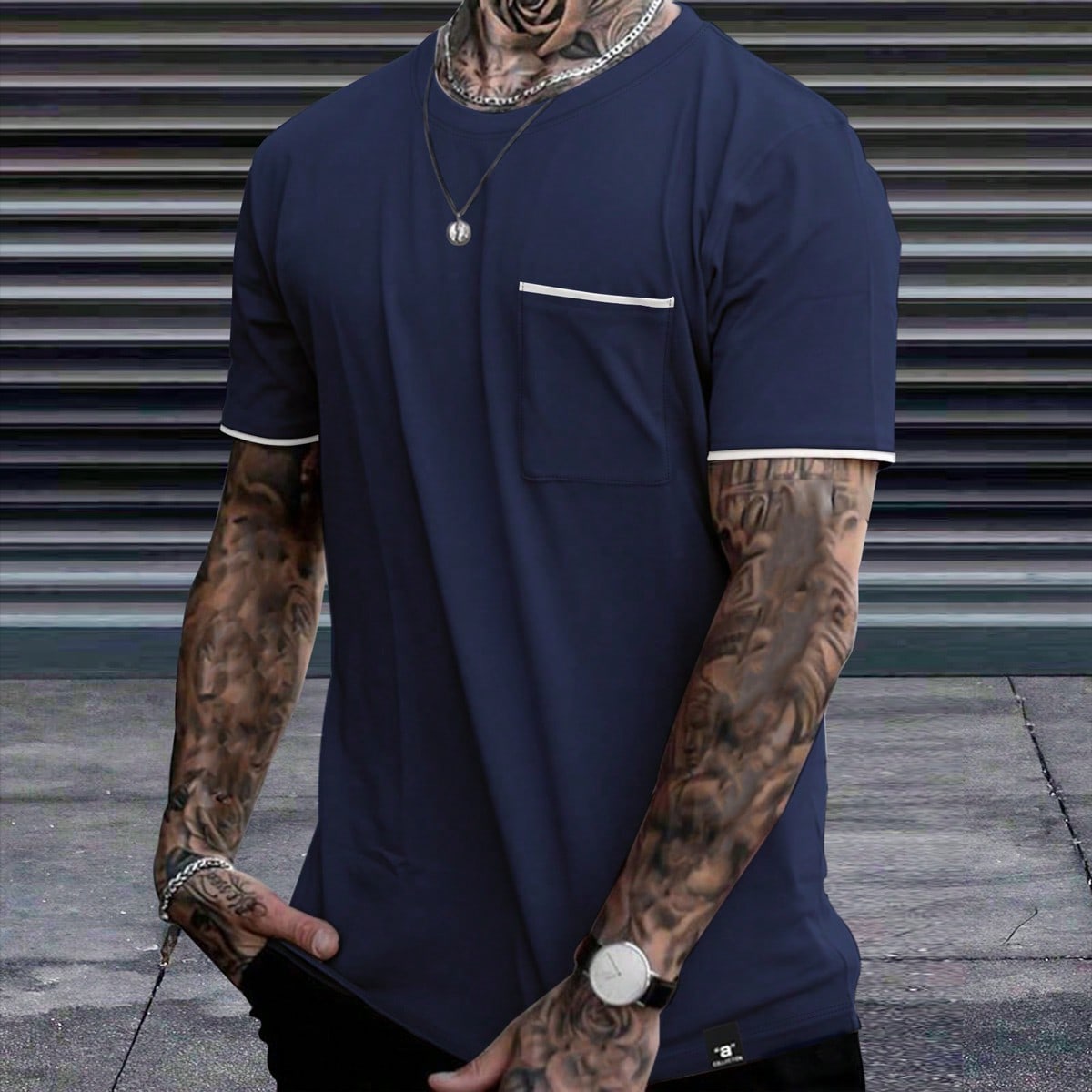 Hombres Camiseta ribete en contraste con parche de bolsillo