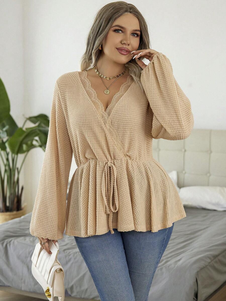 Calvaya Hơn Trang trí ren Nút phía trước Xoay eo Áo thun - Màu Khaki - Xem 1