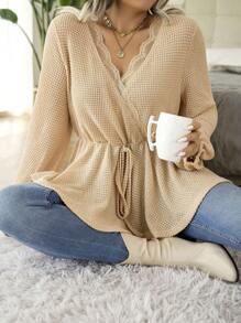 Calvaya Hơn Trang trí ren Nút phía trước Xoay eo Áo thun - Màu Khaki - Xem 7