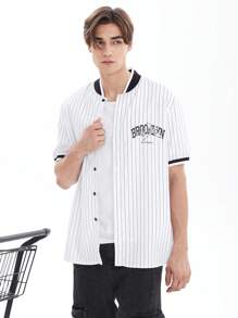 Manfinity Campus Court 男士條紋和字母圖案棒球領襯衫 - 黑與白 - 查看 4