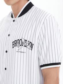 Manfinity Campus Court 男士條紋和字母圖案棒球領襯衫 - 黑與白 - 查看 6