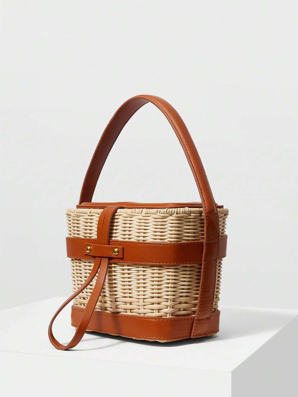 WOVEN PU LEATHER TRIM BUCKET BAG