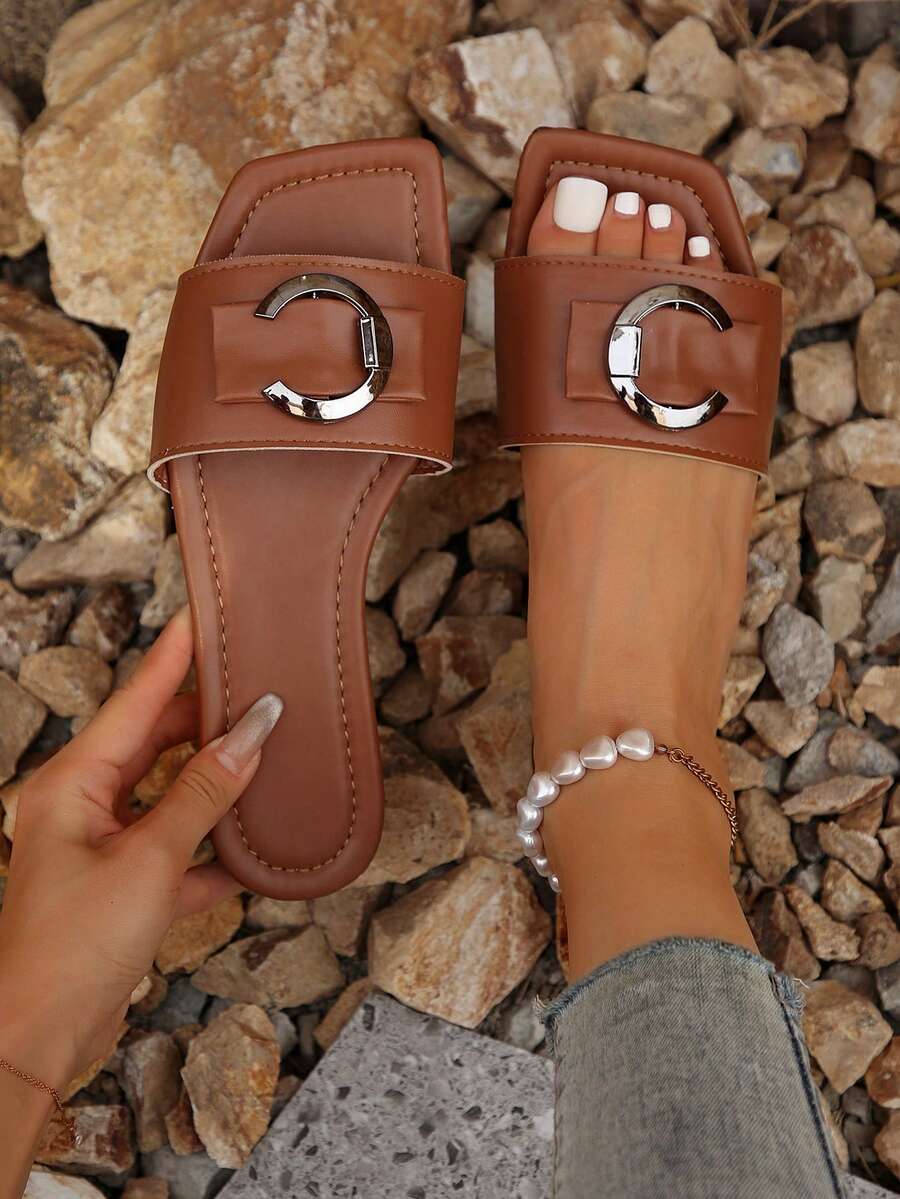 女式平底凉鞋，带 C 字母镂空露趾拖鞋，纯色沙滩装，夏季 - 棕色 - 查看 1