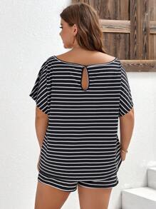 SHEIN LUNE 大碼條紋圖案蝙蝠袖T恤和短褲 - 黑與白 - 查看 2