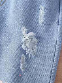 Cô Gái Trẻ Đồ họa hoạt hình và khẩu hiệu Quần jean rách - Rửa nhẹ - Xem 3