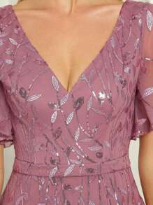 优雅V领蝴蝶袖花卉亮片网纱美人鱼粉色正式晚礼服，适合舞会、春季婚礼宾客礼服、毕业晚宴派对、情人节等场合。