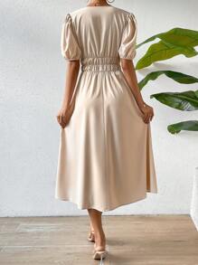 SHEIN Privé 深V領泡泡袖A字連衣裙 - 杏色 - 查看 2