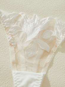 花卉刺繡網眼有鋼圈文胸和三角褲內衣套裝