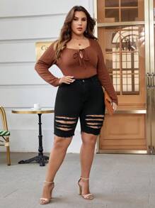 SHEIN Essnce 大碼破洞毛邊牛仔短褲 - 黑色 - 查看 3