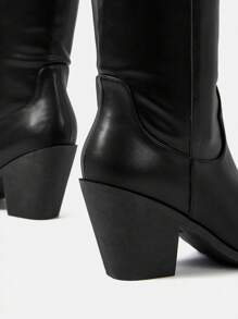 SheIn SXY 女性鏈條裝飾側邊拉鏈粗跟時尚靴子,龐克黑色及膝長靴