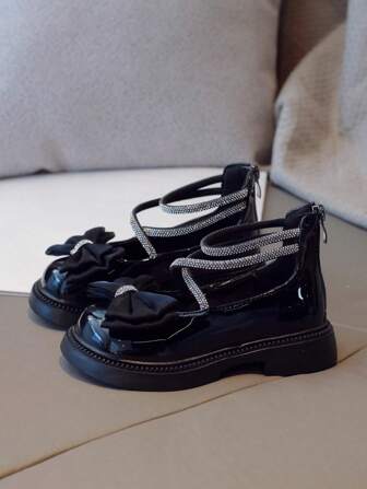 孩子們舒服的休閒平底鞋