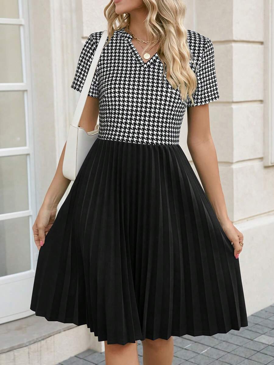 Houndstooth Print Pleated Hem Dress - Black and White - View 1