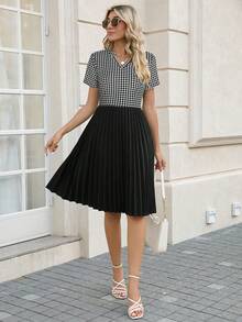 Houndstooth Print Pleated Hem Dress - Black and White - View 3
