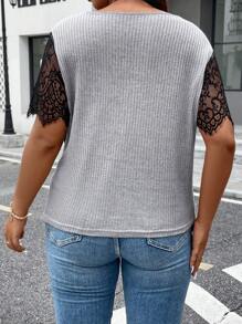 Calvaya Talla grande Camiseta con encaje en contraste bajo asimétrico - Gris Claro - Ver 2