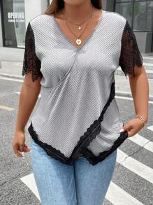 Calvaya Talla grande Camiseta con encaje en contraste bajo asimétrico - Gris Claro - Ver 4