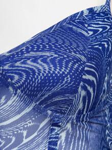 SHEIN BAE 滿版印花單肩手帕下擺短款上衣 - 藍色 - 查看 7