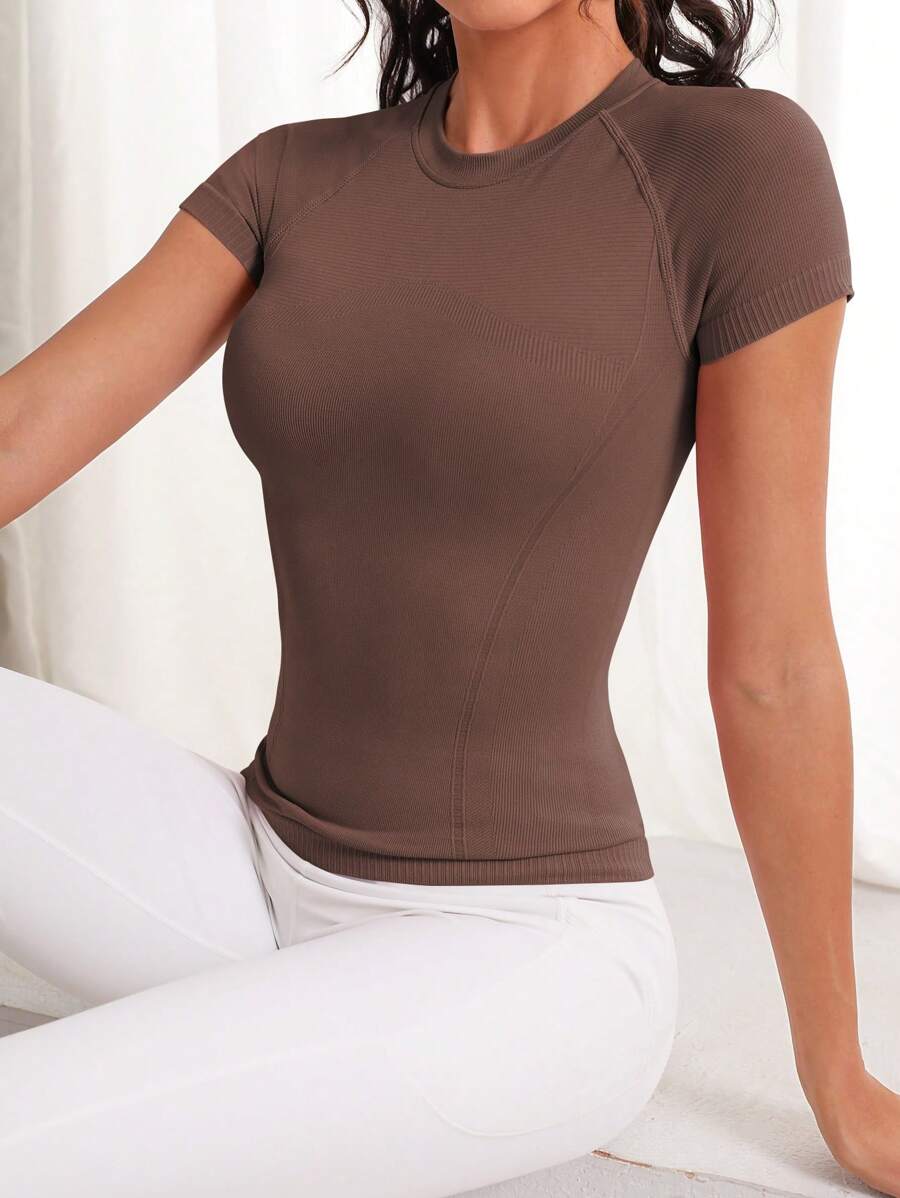 Easithlete Camiseta deportiva ajustada con espalda recortada y retorcida, suavidad similar a la piel, camiseta de gimnasio para mujeres - Café integral - Ver 1