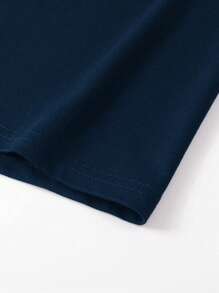 Manfinity LEGND Men Figure & Slogan Graphic Tee - Navy Blue - View 3