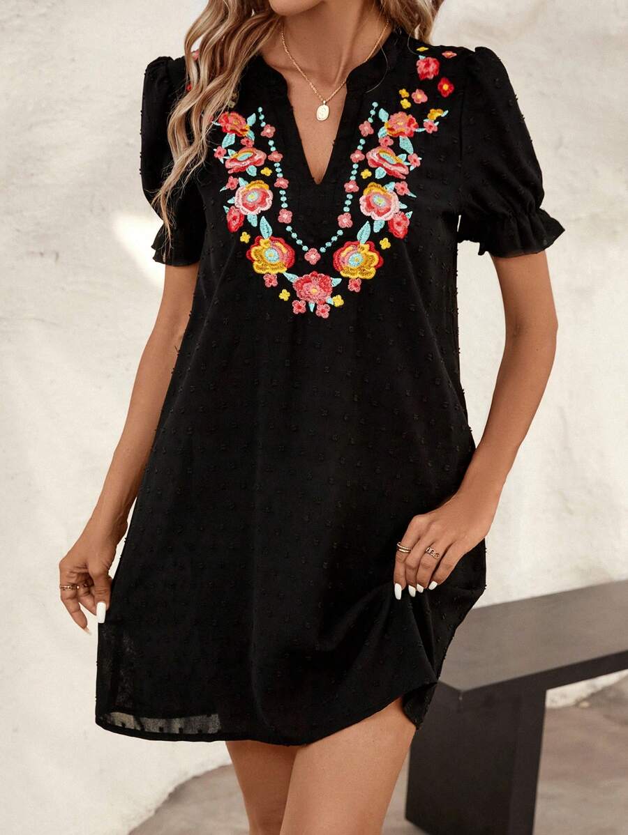 SHEIN LUNE 花卉刺繡缺口領泡泡袖直筒連衣裙 - 黑色 - 查看 1