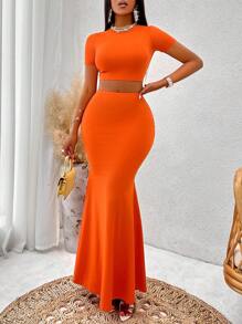 SHEIN Slayr 素色T恤&荷葉邊半身裙