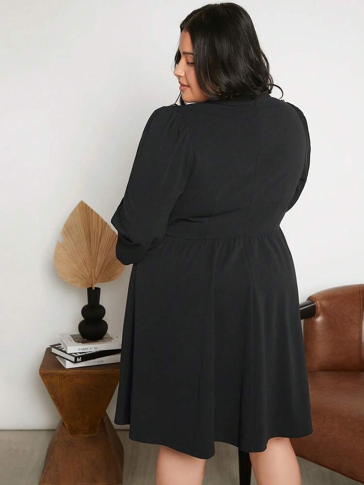Plus Contrast Lace Lantern Sleeve Dress